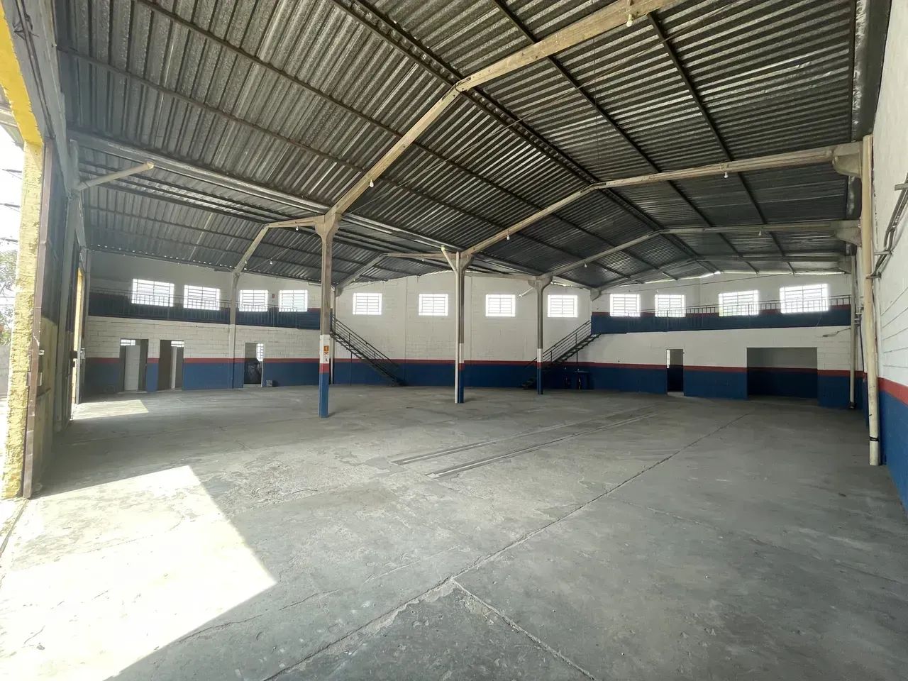 GALPÃO COMERCIAL COM 482M²  VILA BARCELONA - Foto 2