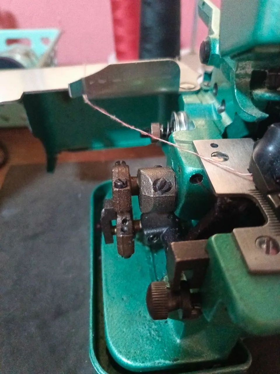 Vendo máquina de costura overlock  - Foto 2