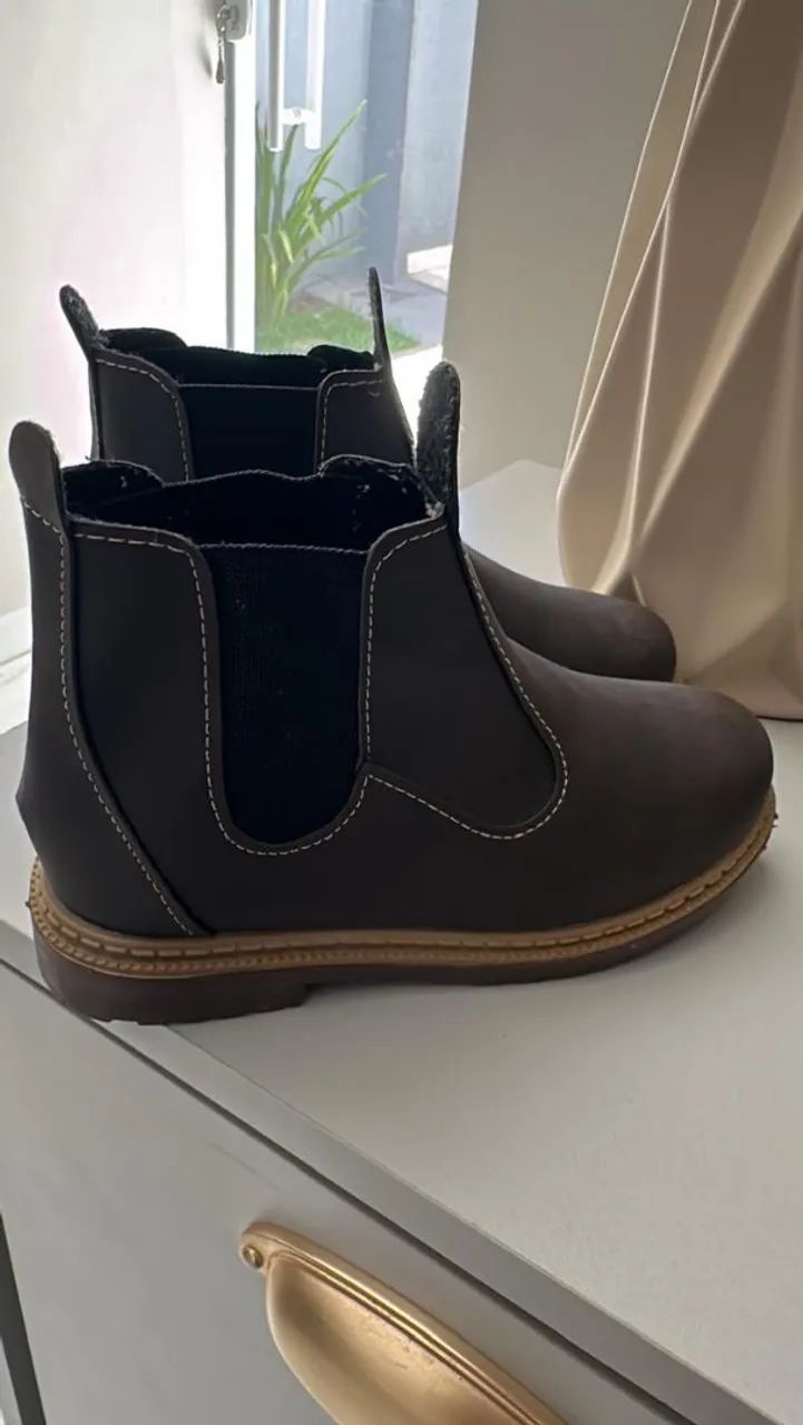 Vendo Chinelo Infantil e Bota Infantil - Foto 2