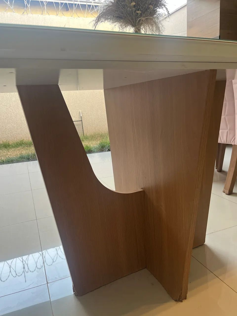 Conjunto mesa com tampo de vidro e 4 cadeiras - Foto 3