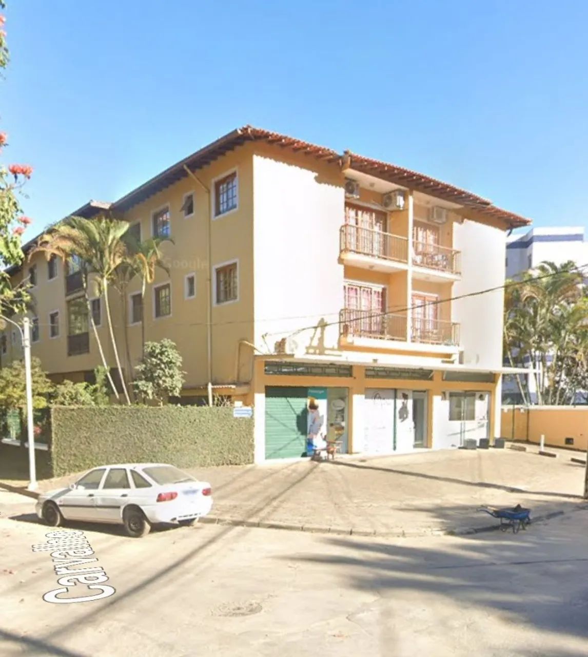 Nogueira - Apartamento com aproximadamente 80m². 2 quartos, garagem.