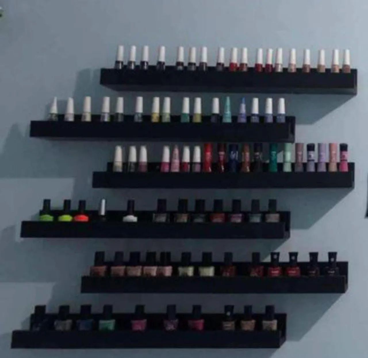 Vendo 06 prateleiras 