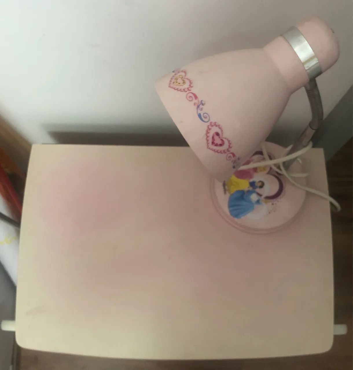 Criado mudo das Princesas com luminária  - Foto 3