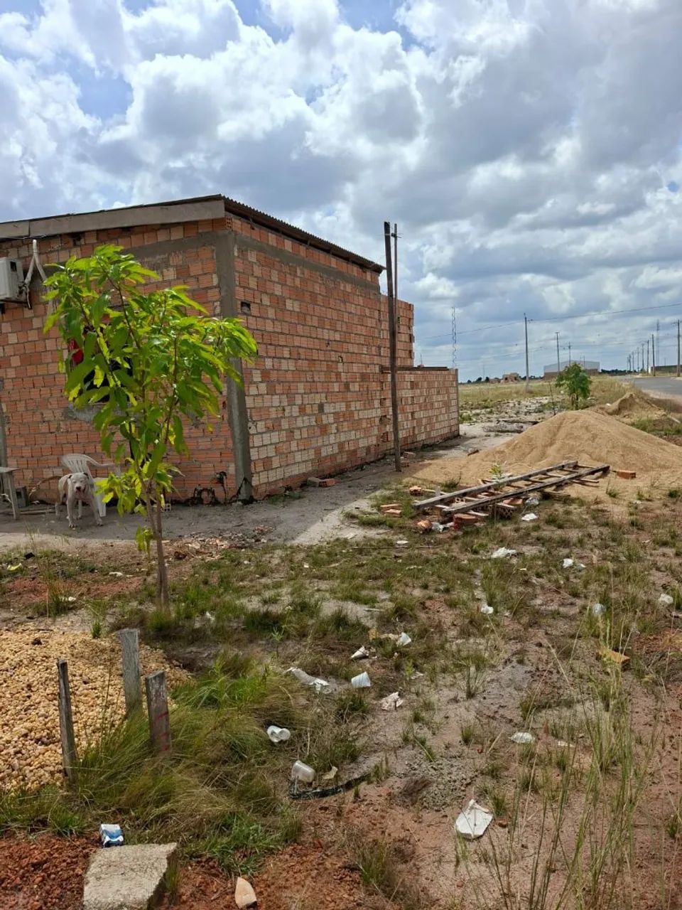 terreno com 1 comodo 