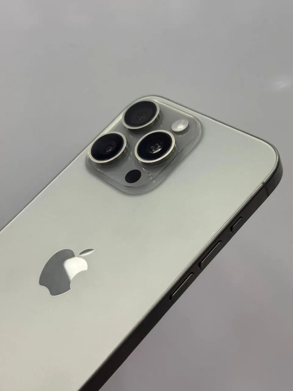 IPHONE 15 PRO MAX 512GB PRETO SEMINOVO - Celulares e Smartphones