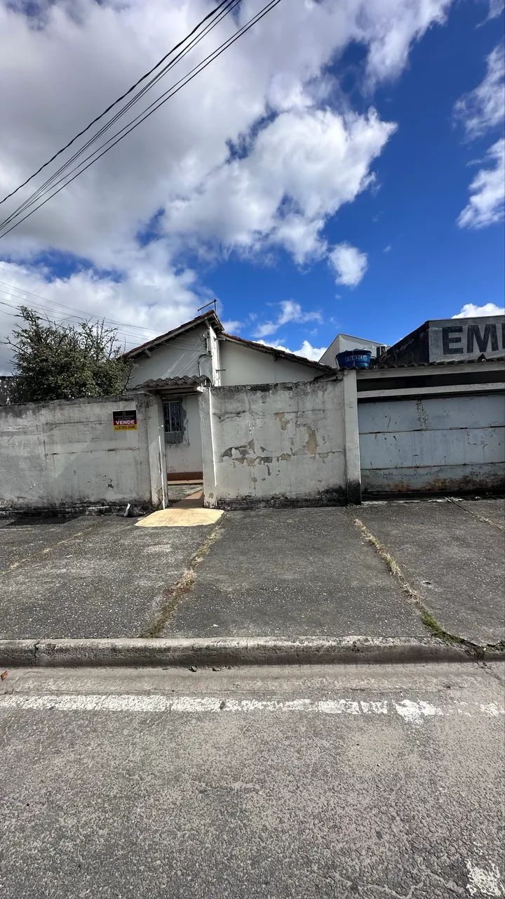 Casa terreno inteiro parque meia lua
