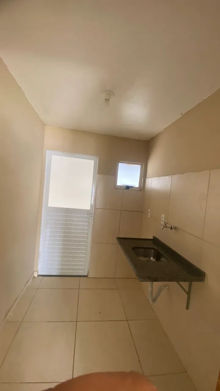 ALUGO EXCELENTE CASA EM CONDOMÍNIO FECHADO - Foto 2