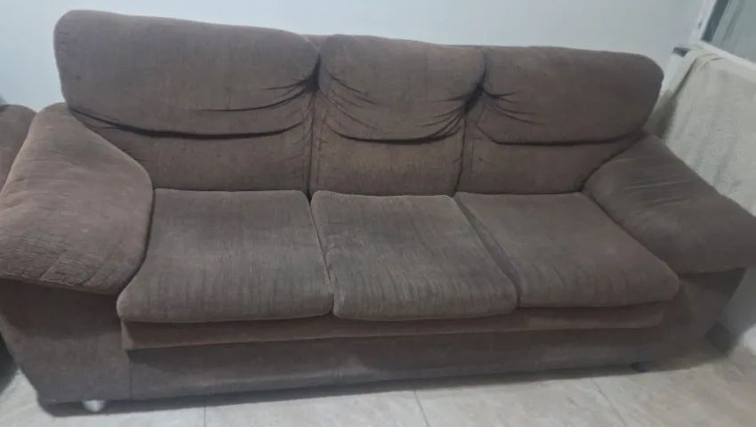 Vendo jogo de sofá 2 e 3 lugares