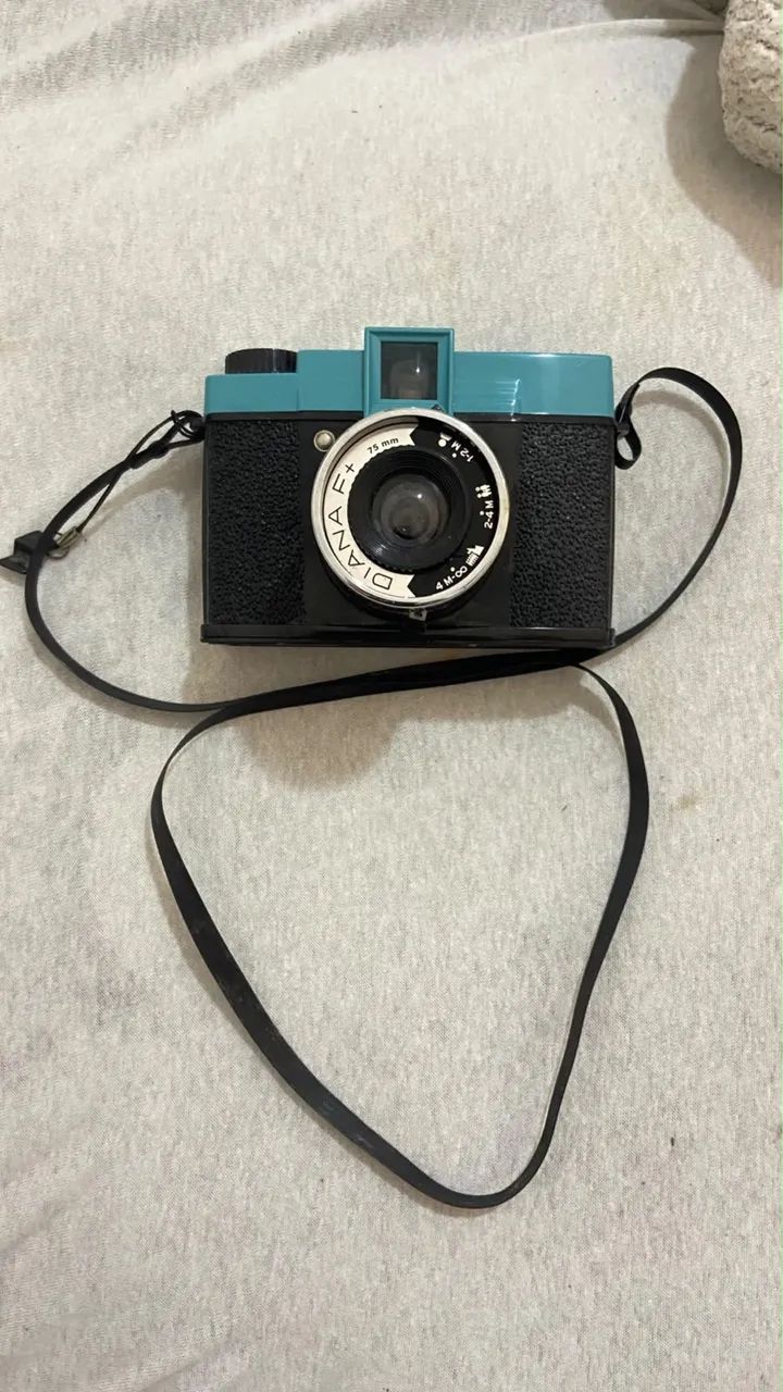Câmera Diana F+