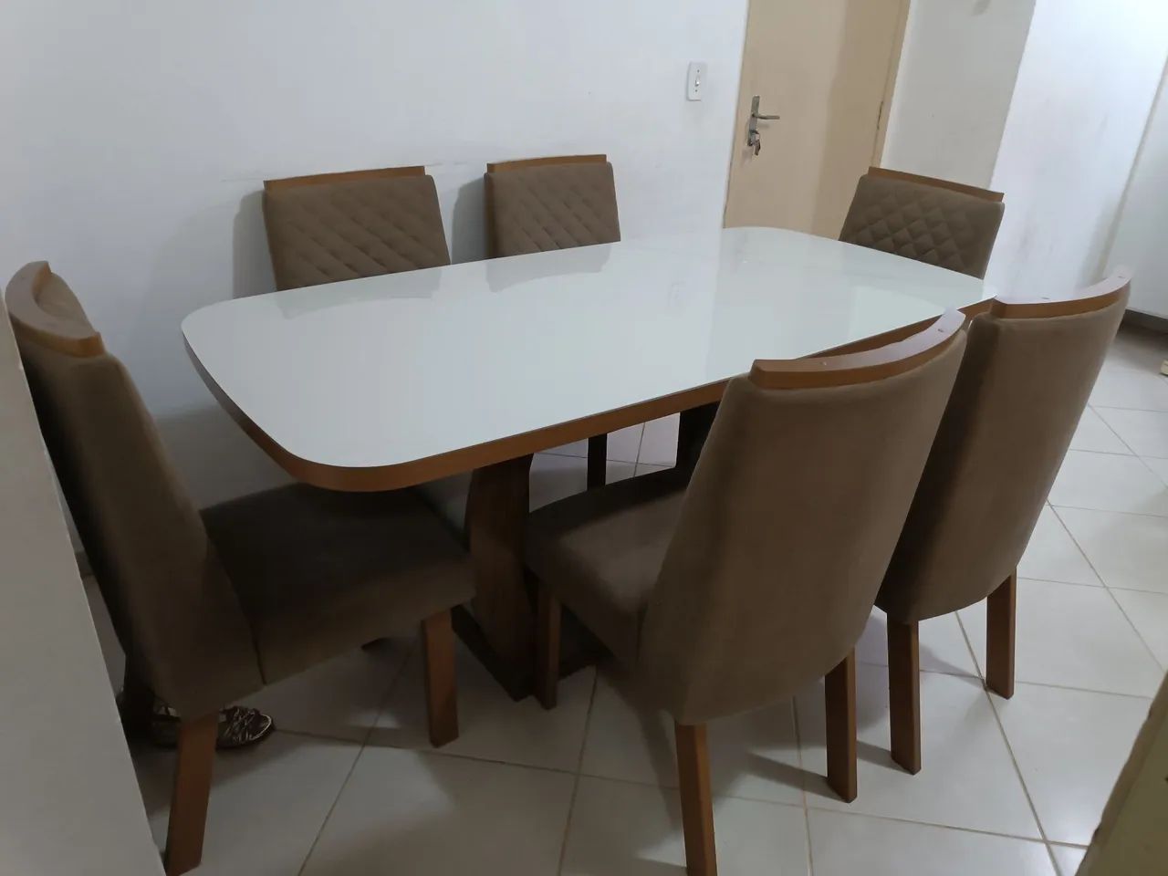 Vendo mesa com 6 cadeiras Kate - Chocolate off white/imbuia   - Foto 2