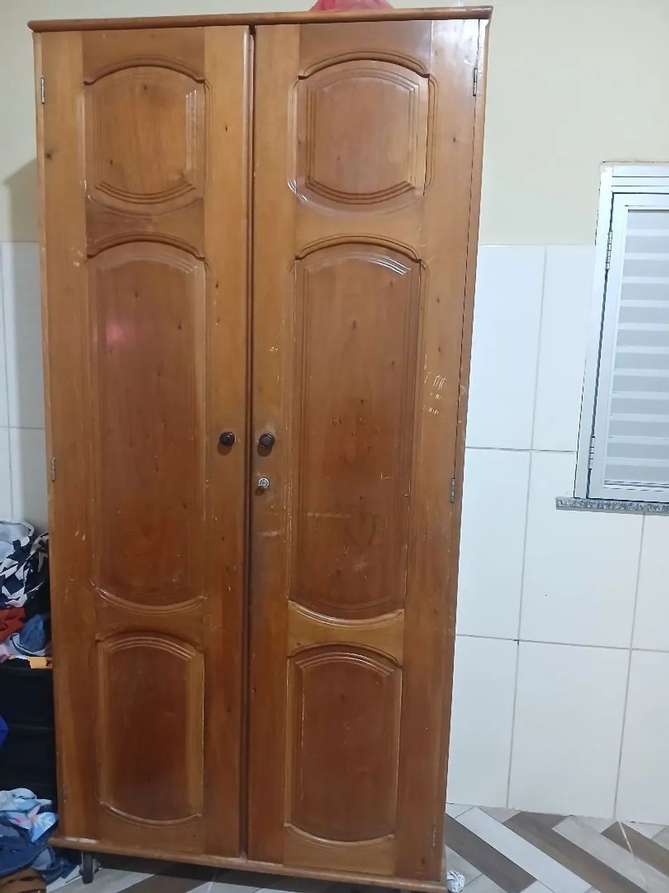 Guarda-roupas de madeira - Foto 2