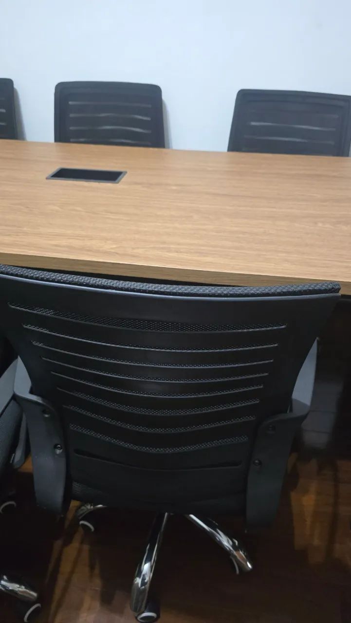Mesa e cadeiras de escritório  - Foto 3