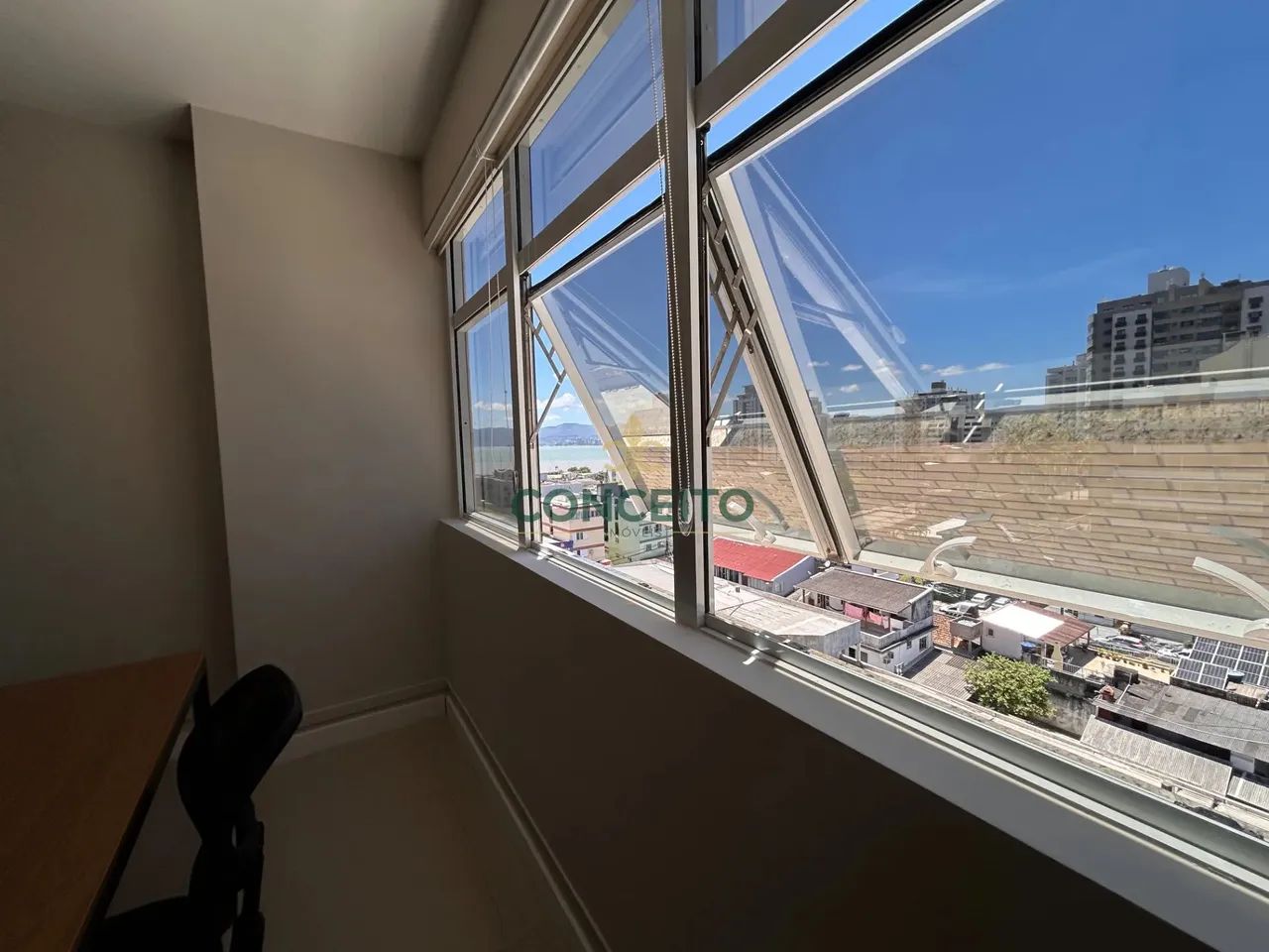 Sala semi mobiliada Comercial no Globo Tower  Estreito, Florianópolis - Foto 5