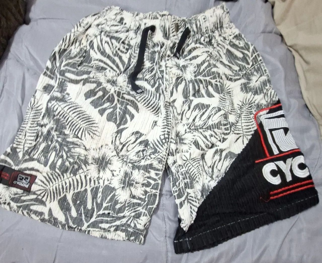 VENDO BERMUDA CYCLONE  VELUDO