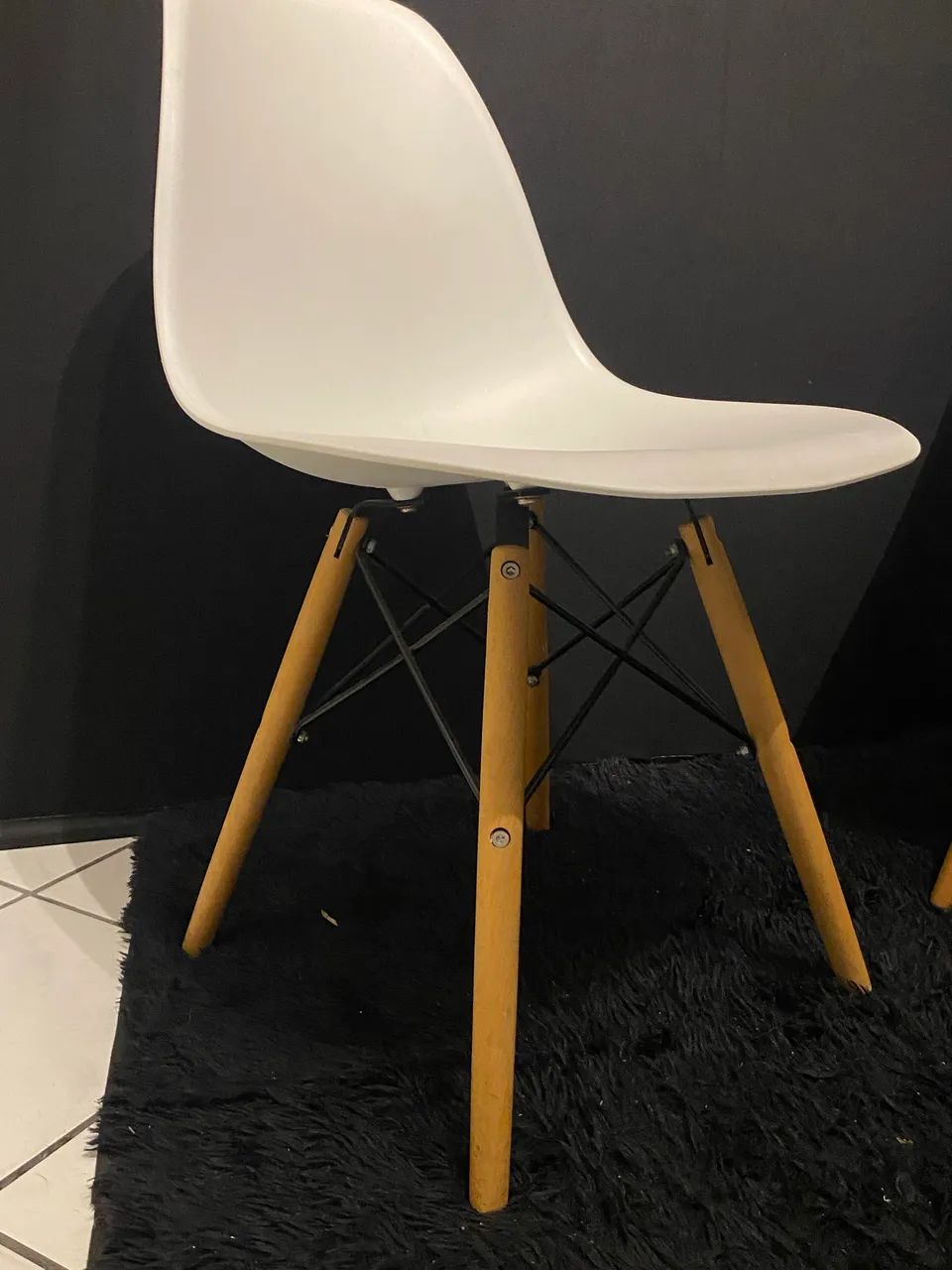 Cadeira Eames Eiffel Estilosa