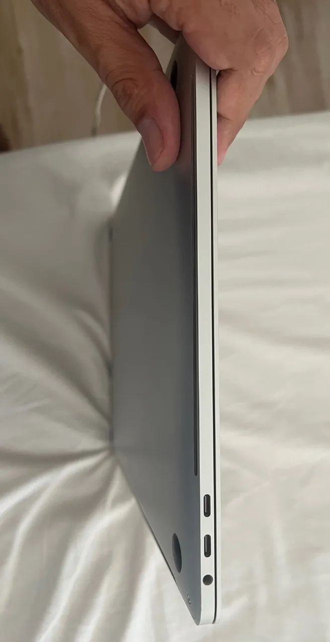MacBook Pro 15 polegadas Intel Core i7 6-Core - Foto 3