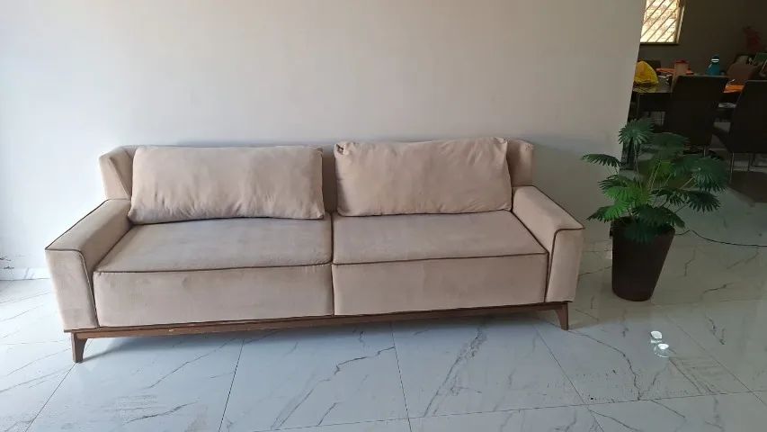 Um sofá confort plus bege 2.30 mts.   Em perfeito estado - Foto 2