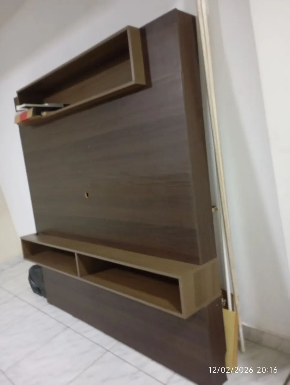 Painel pra TV com nichos em bom estado  - Foto 2
