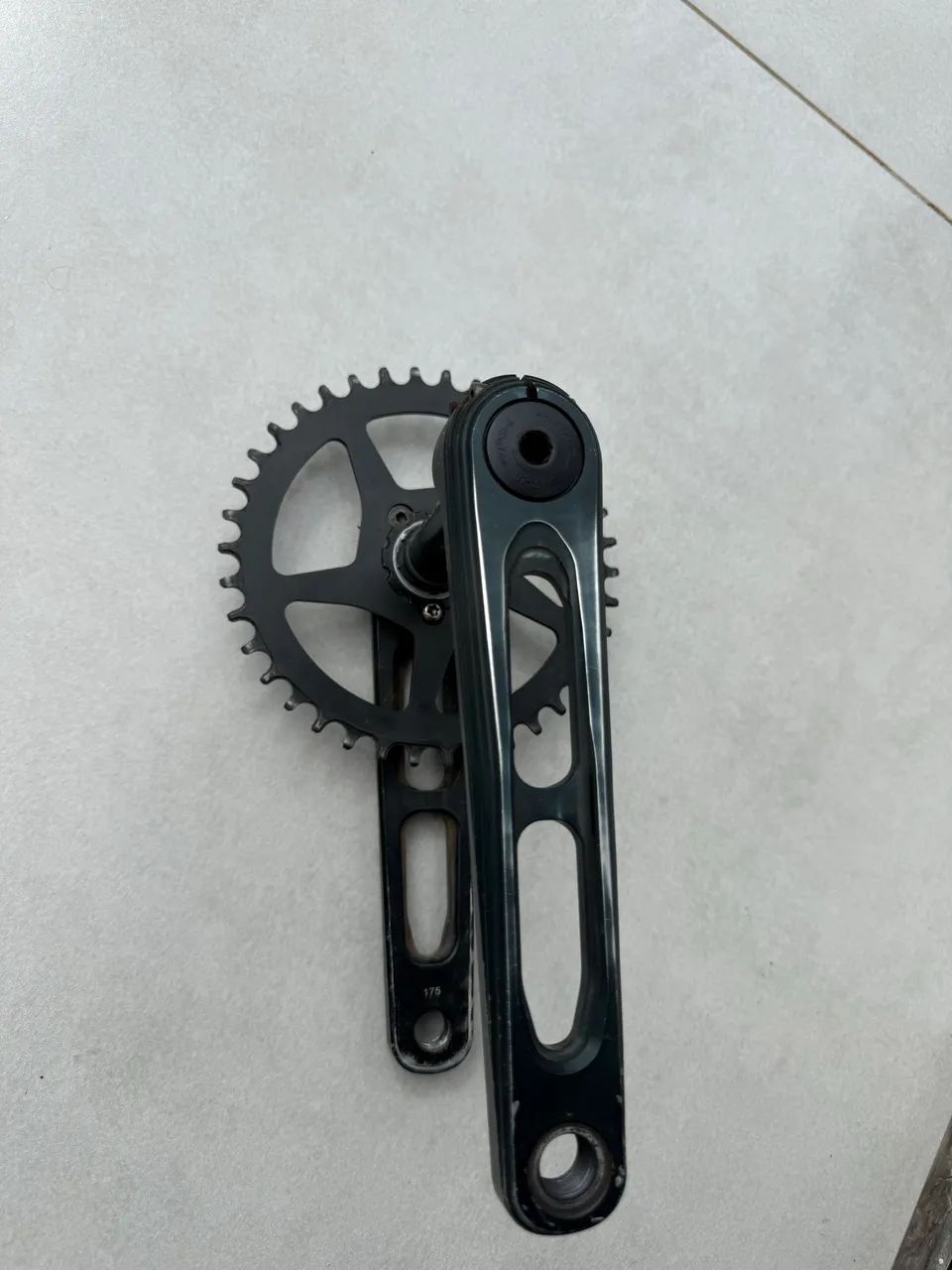 Pedivela Goldix super leve + coroa 38 - Foto 3