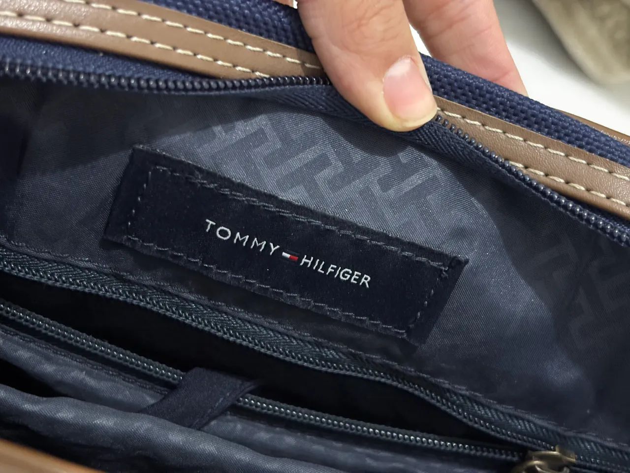 Bolsa Tommy Hilfiger  - Foto 2