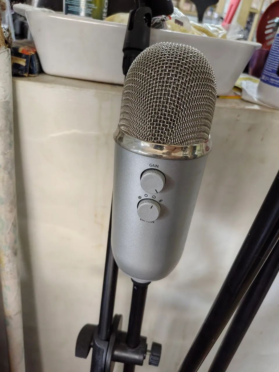 Microfone Condensador Blue Yeti 4 opções de captação  - Foto 2