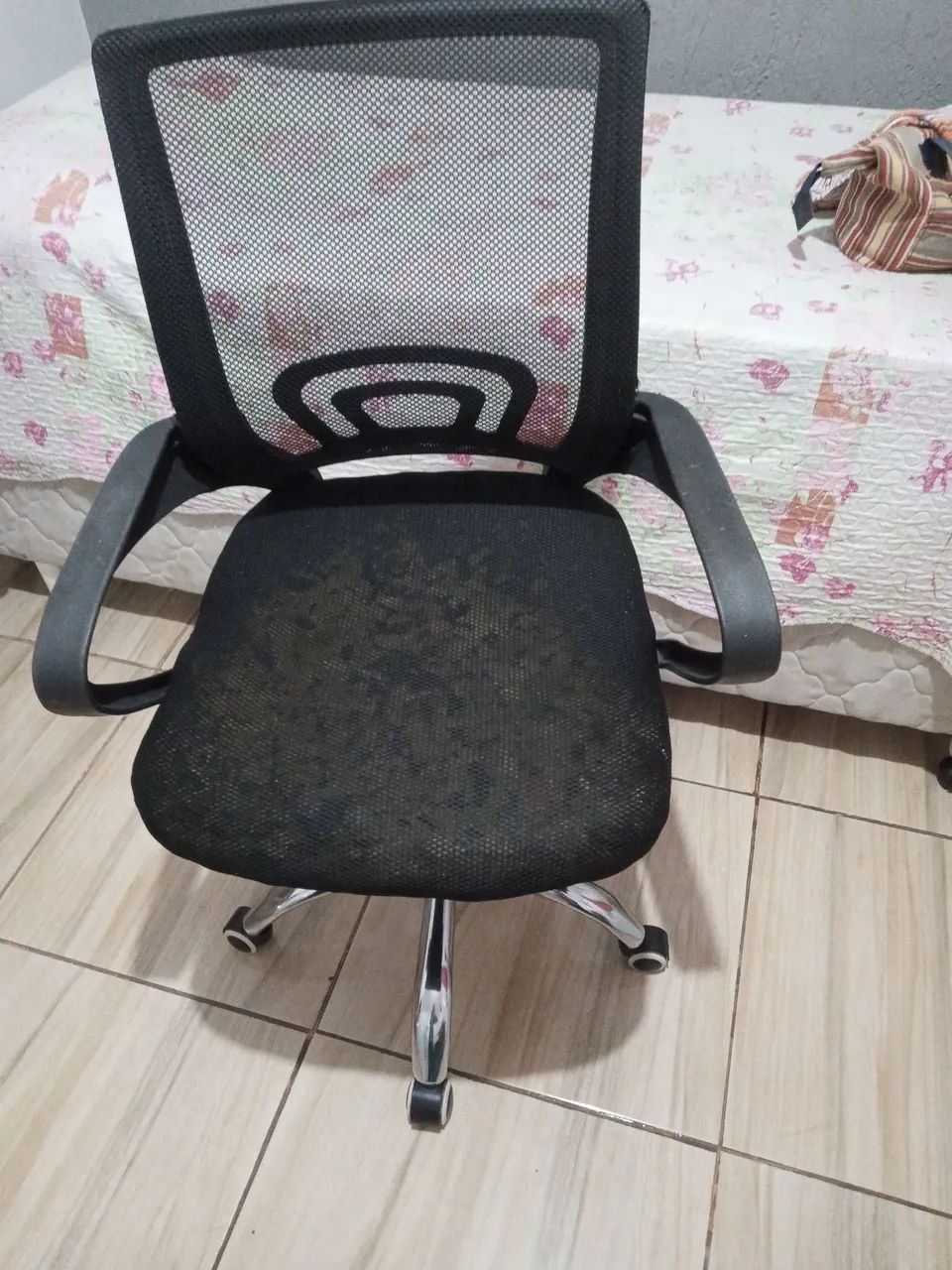  Vendo Cadeiras de escritório  - Foto 2