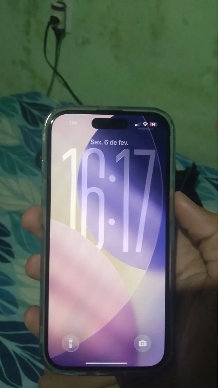 Iphone 15 85% bateria