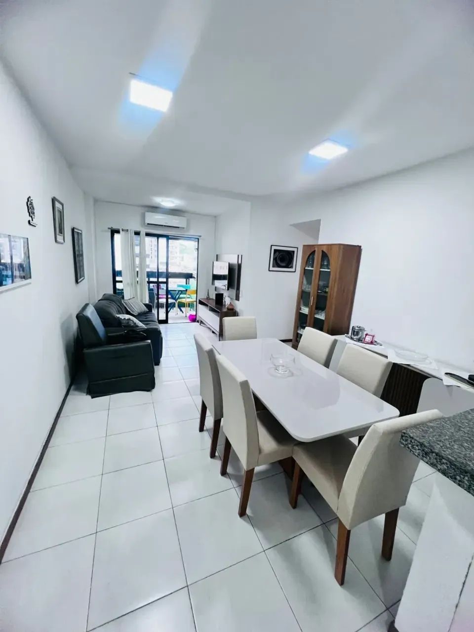 Alugo Apto. Mobiliado no Edifício Ilha de Maui.