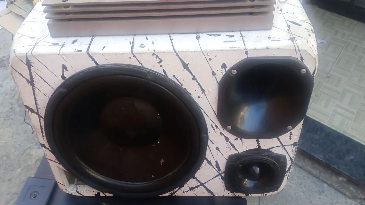 Som para carro barato