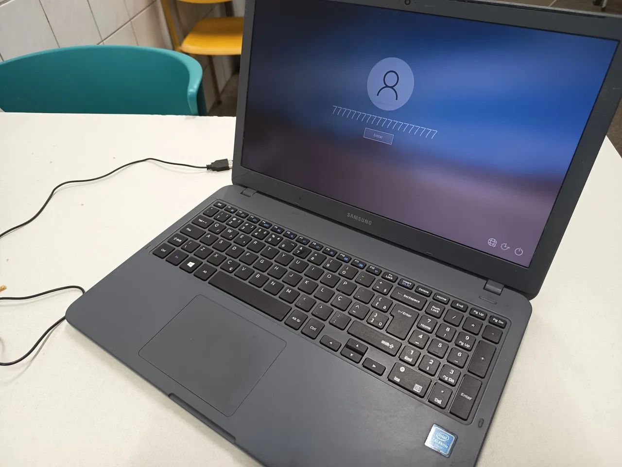 Notebook Samsung Essentials E30 + SSD)