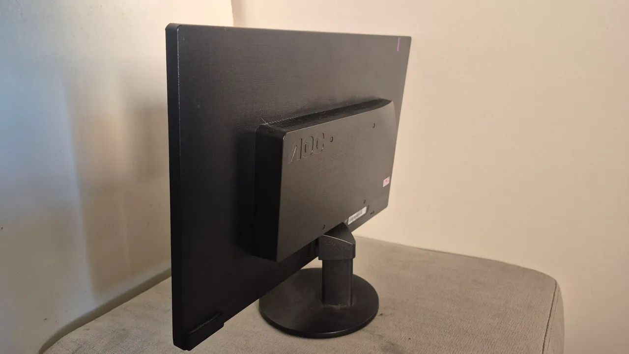 Monitor AOC 18,5  - Funcionando - Foto 3