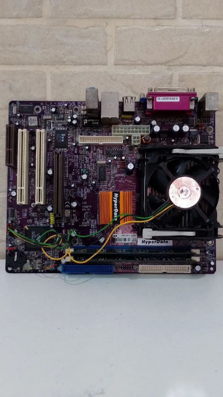 Placa-mãe Hyperdata para PC ECS 661FX-M c/ Processador e Memória (Leia a descrição abaixo)