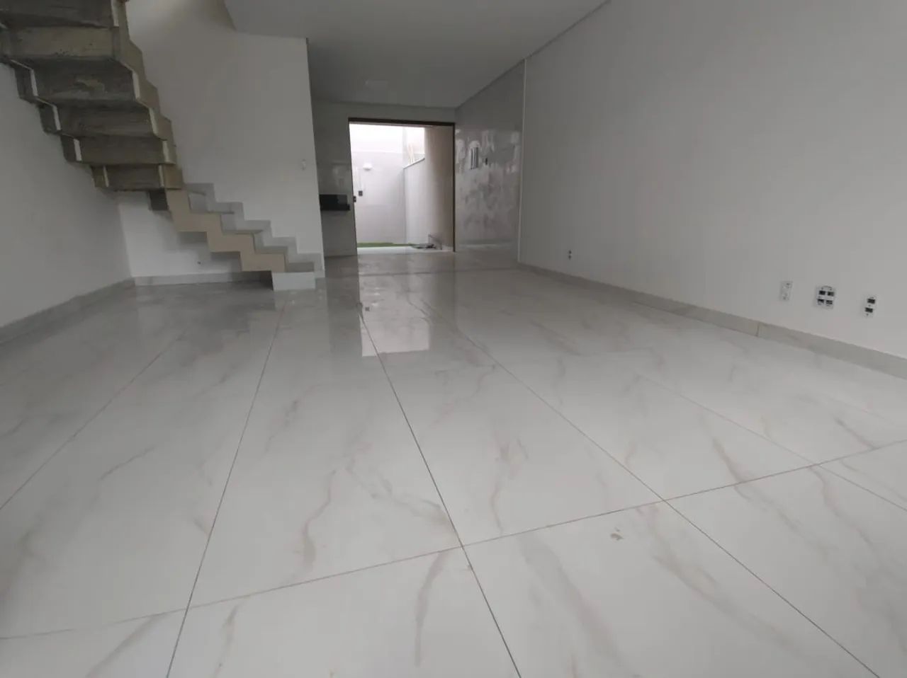 Casa duplex 3 quartos, 1 suite, no B. Santa Mônica