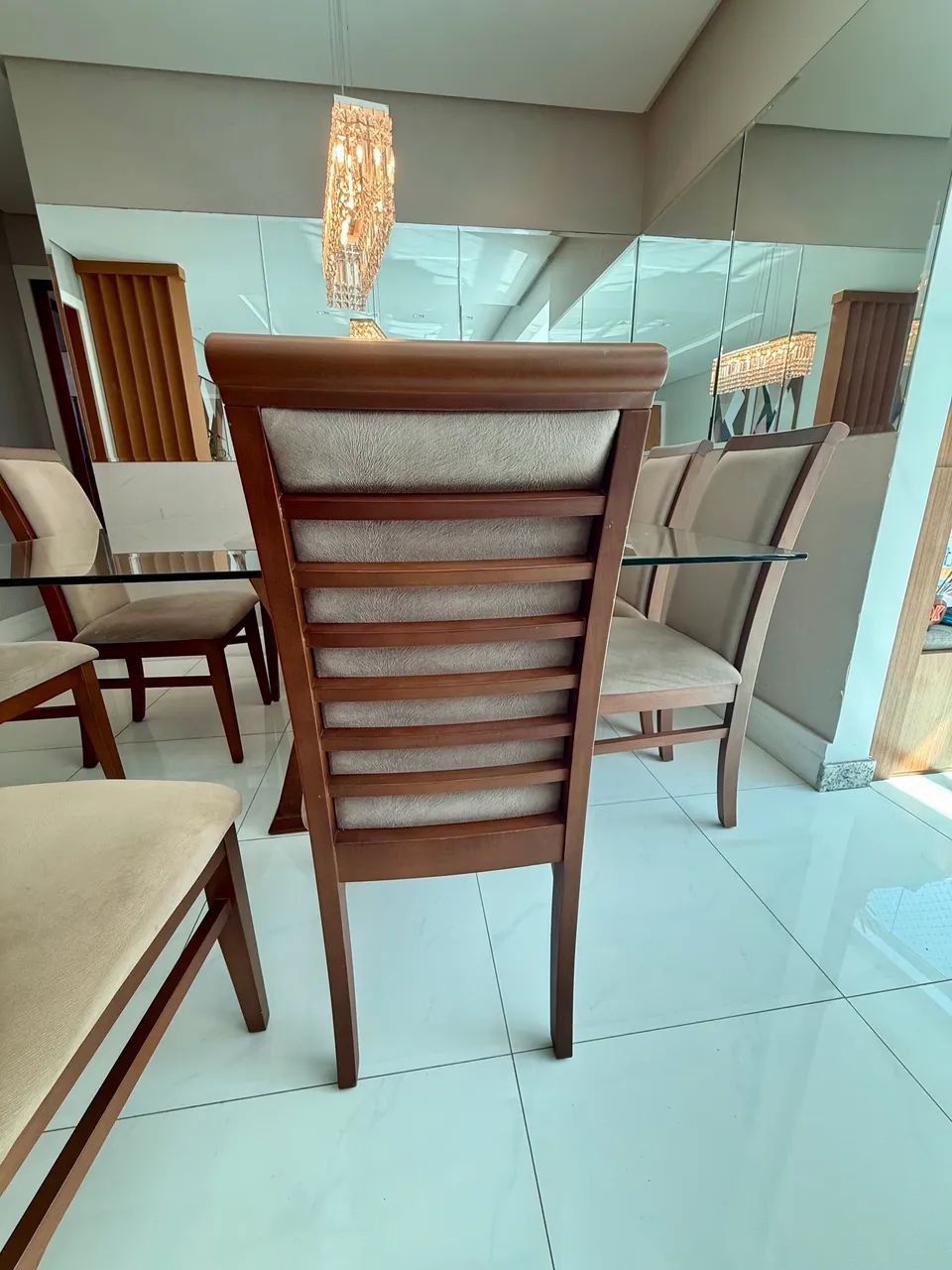 Mesa 1,50 x 1,50m e 8 cadeiras - Foto 3