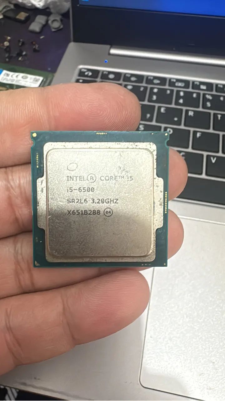 Processador i5 de 6 geração.