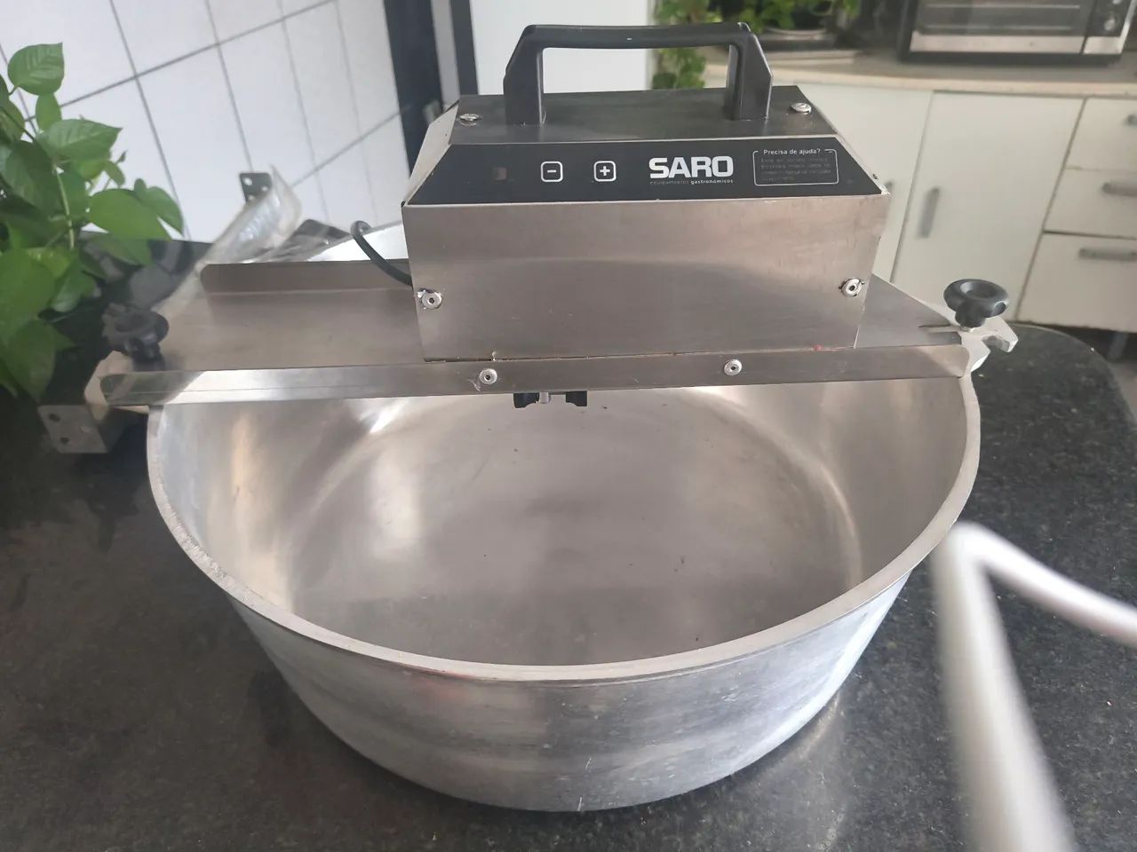 Misturela Saro 21 litros nova 