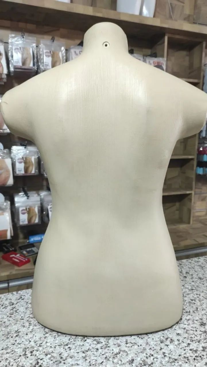 Manequim Feminino Plus Size marrom para sutiã, top e amamentação  - Foto 2