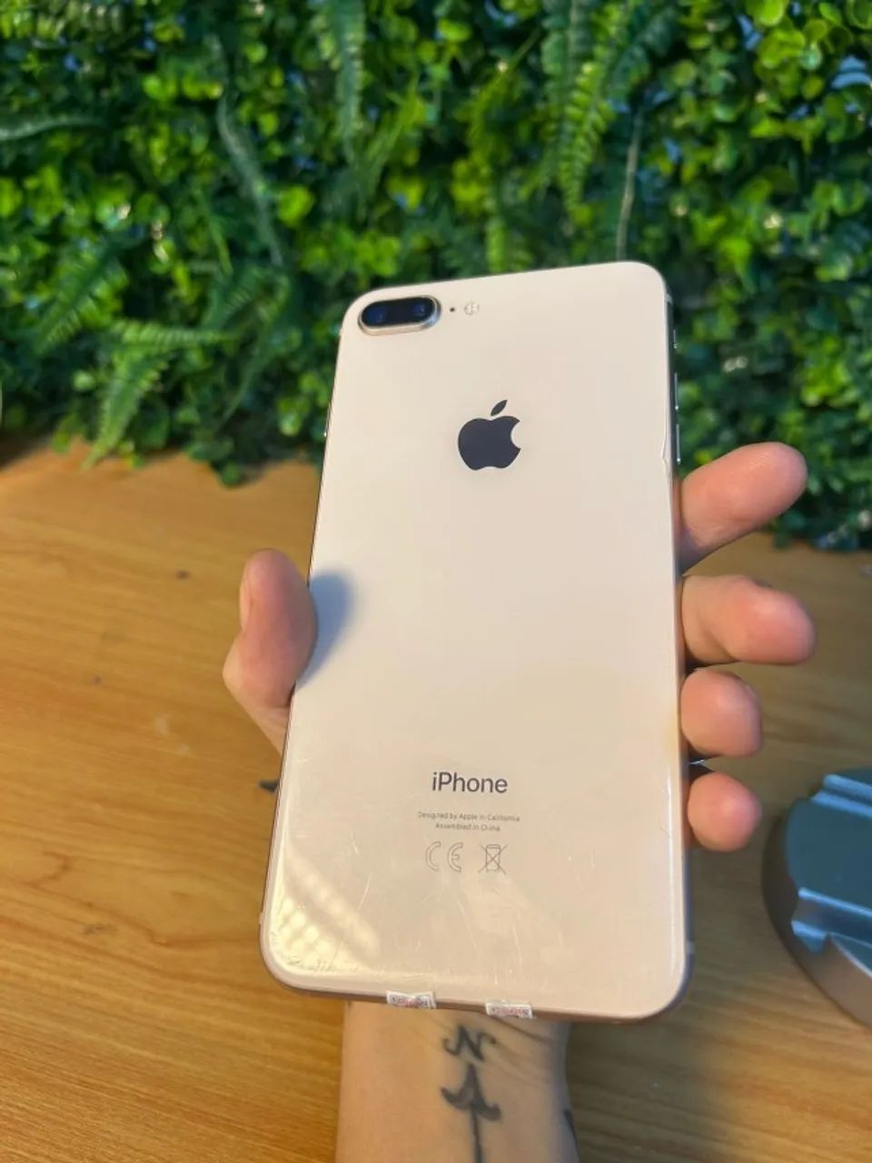 Apple iPhone 8 Plus ホワイト Celular Apple iPhone 8 Plus 256GB com o Melhor Preço é no Zoom