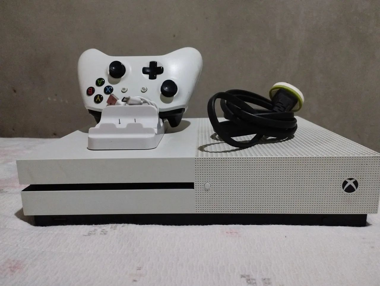 Xbox One S Com controle e bateria  - Foto 3