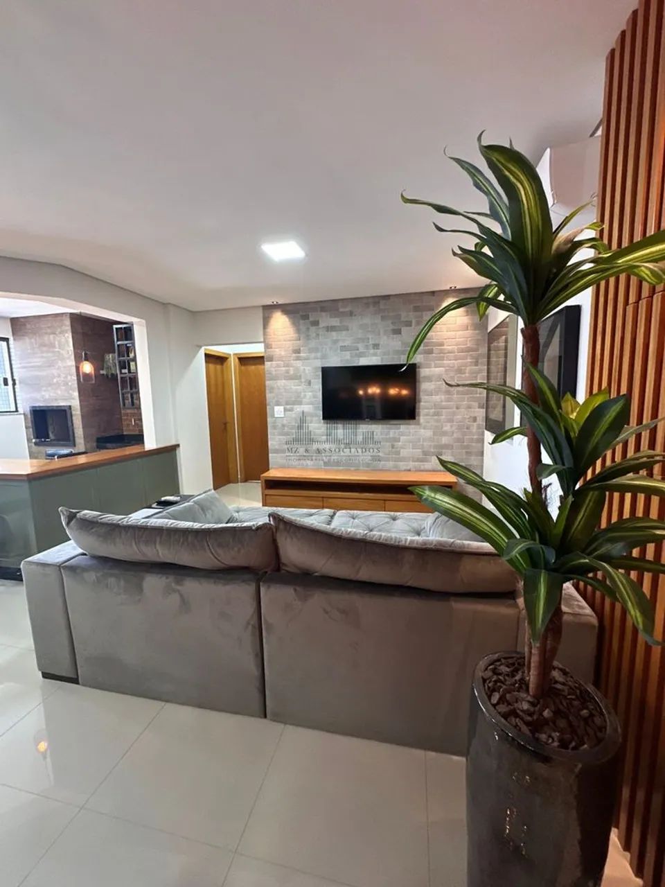 Lindo Apartamento Mobiliado no Centro de Maringá - Foto 2