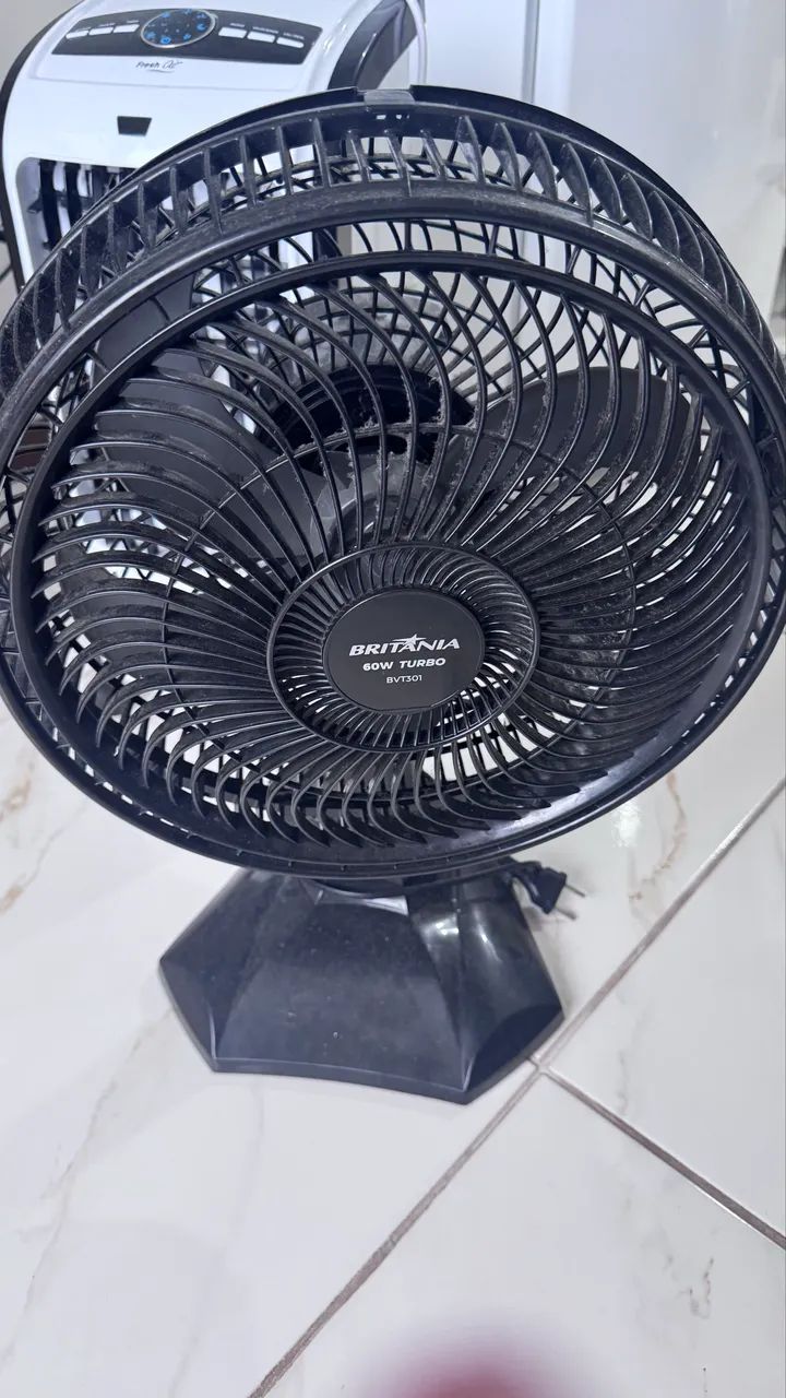 Ventiladores e vassoura elétrica todos com defeito  - Foto 2