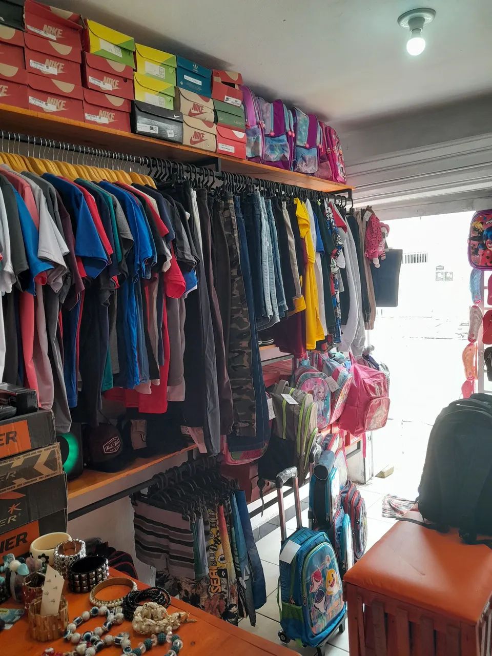 Loja de roupas e calçados!