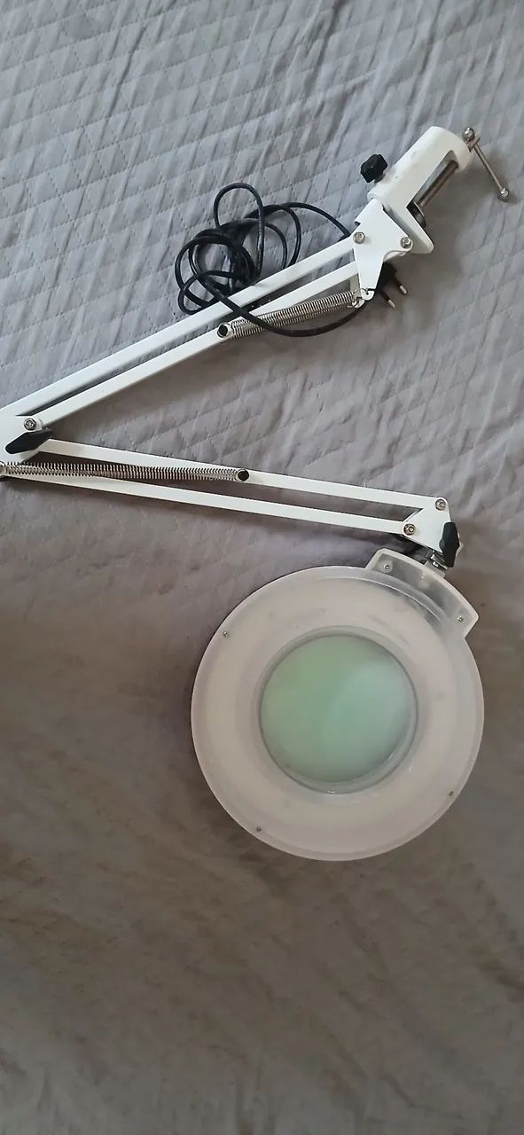 Lupa de mesa com luz de led - Foto 3