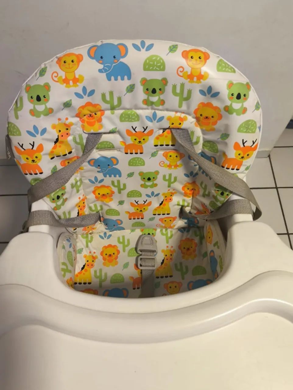 Cadeirinha para refeição com pé elevado - Foto 2
