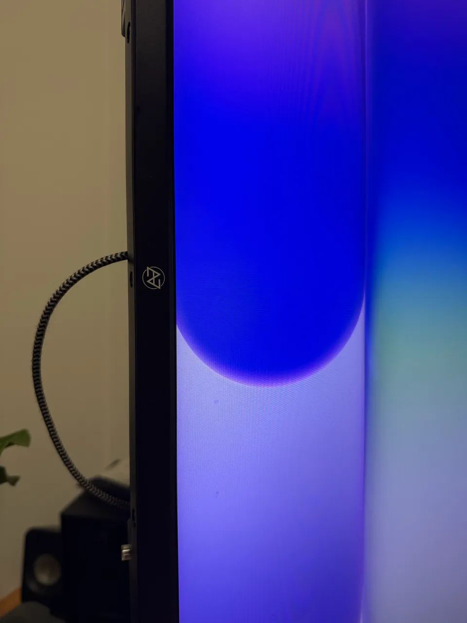 Monitor 28? Elements 2030 XTI preto com webcam - Foto 3