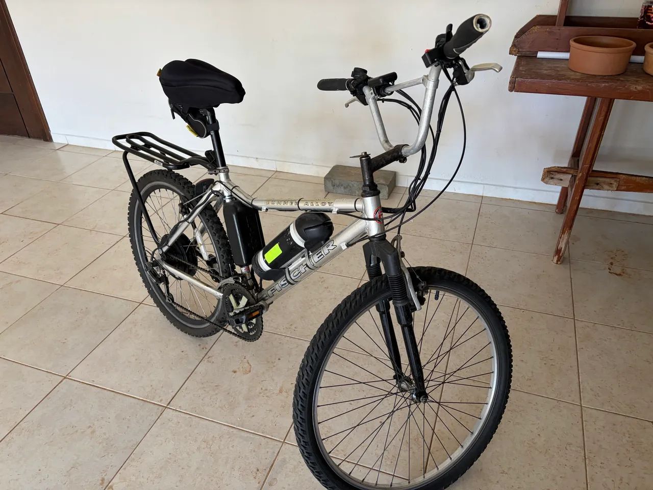 Bicicleta elétrica 350 W alumínio com 18 marchas usada - Foto 3