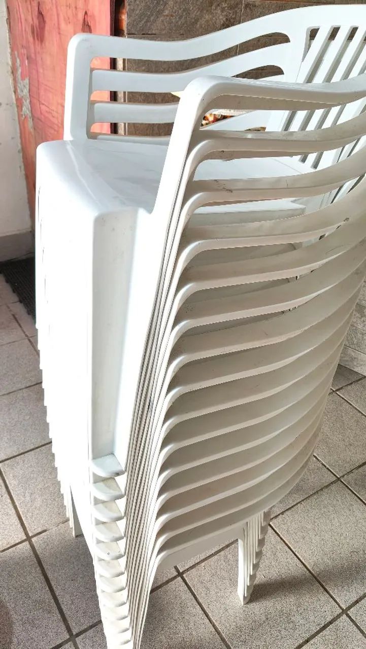 Vendo cadeiras, tenho 15 cadeiras 