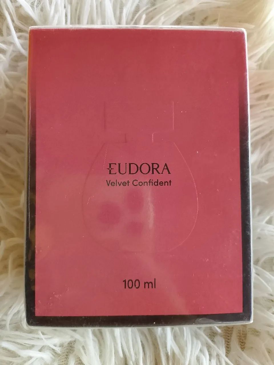 Velvet confident Eudora 