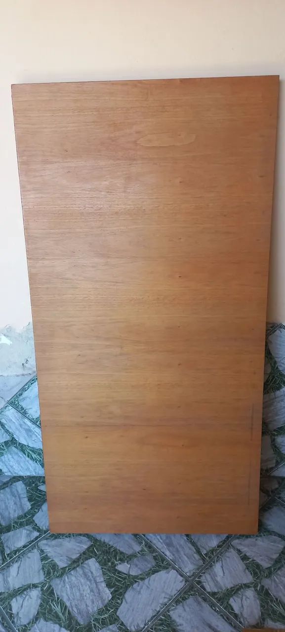 Mesa madeira 1,40x0,70 sem cadeiras