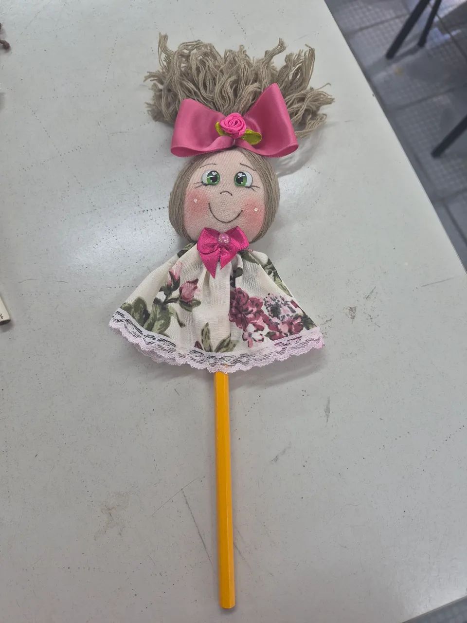 Ponteira para lápis ou caneta de Mini boneca de pano